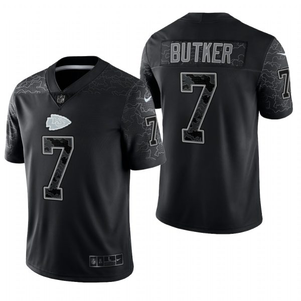 Crafted by Nike to provide a stylish game-ready look and feel, this Harrison Butker Limited jersey is just what you need to show off your spirit. It is constructed out of lightweight material as well as Nike Dry and Dri-FIT performance technology to ensure breathability and comfort from kickoff to the final whistle. The detailed Kansas City Chiefs and Harrison Butker graphics and reflective details make a statement no matter where the day takes you.